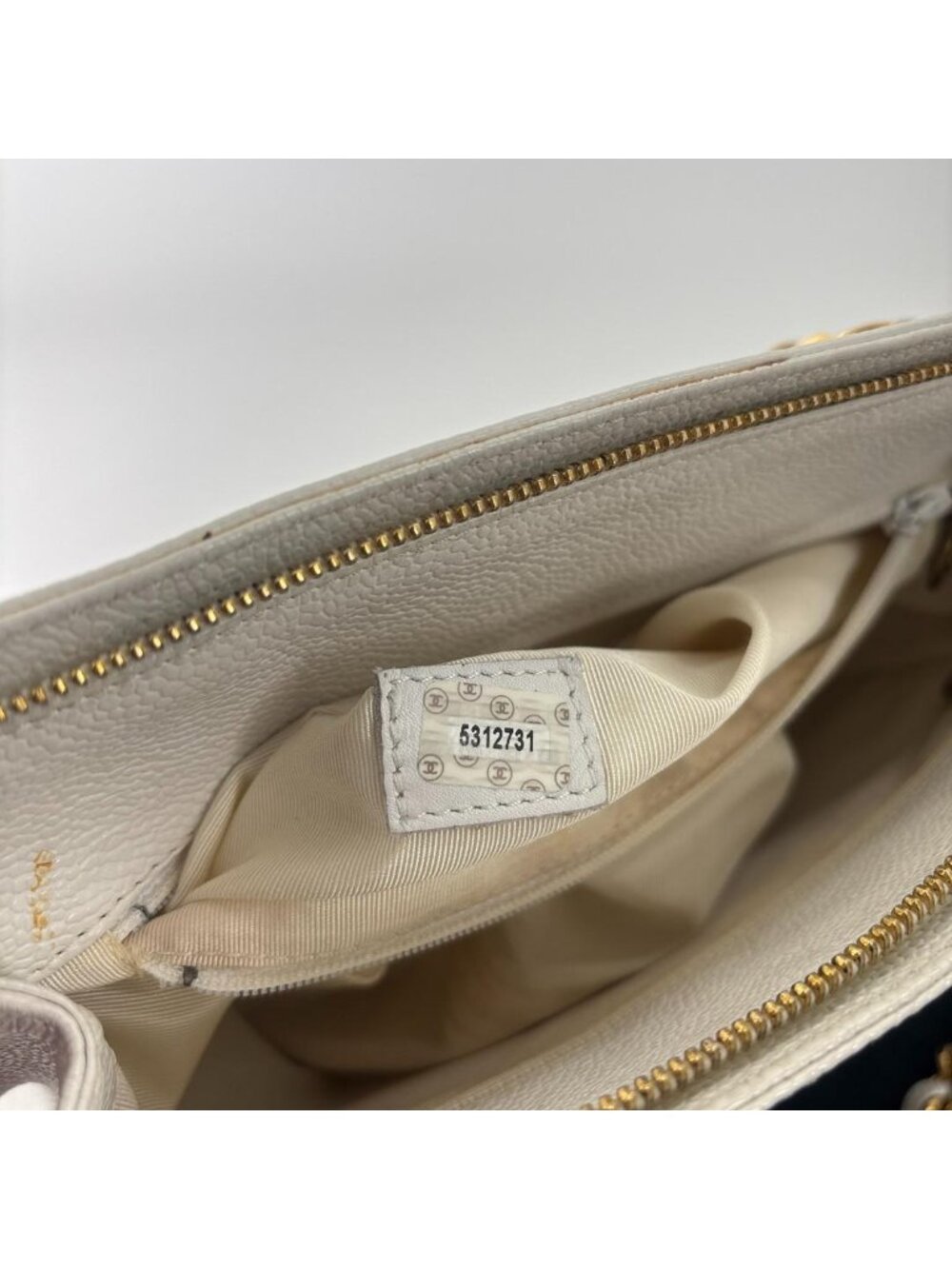 Chanel Logo Caviar Leather Chain Shoulder Bag Gold - Picture 13 of 13
